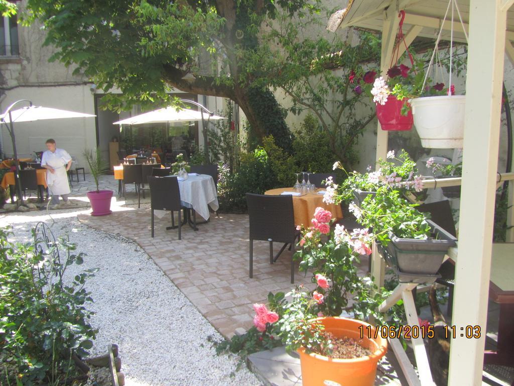 Logis Hotel Au Croissant Buzançais Εξωτερικό φωτογραφία