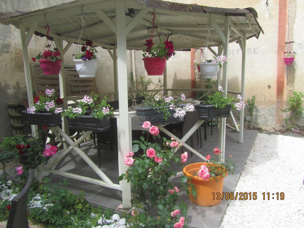 Logis Hotel Au Croissant Buzançais Εξωτερικό φωτογραφία